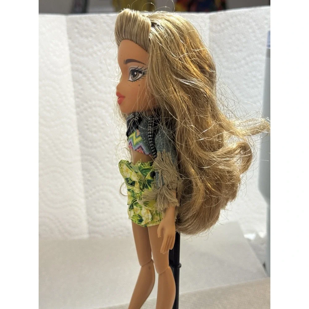 Bratz Study‎ Abroad Yasmin Doll 2015 Dressed w/ Shoes